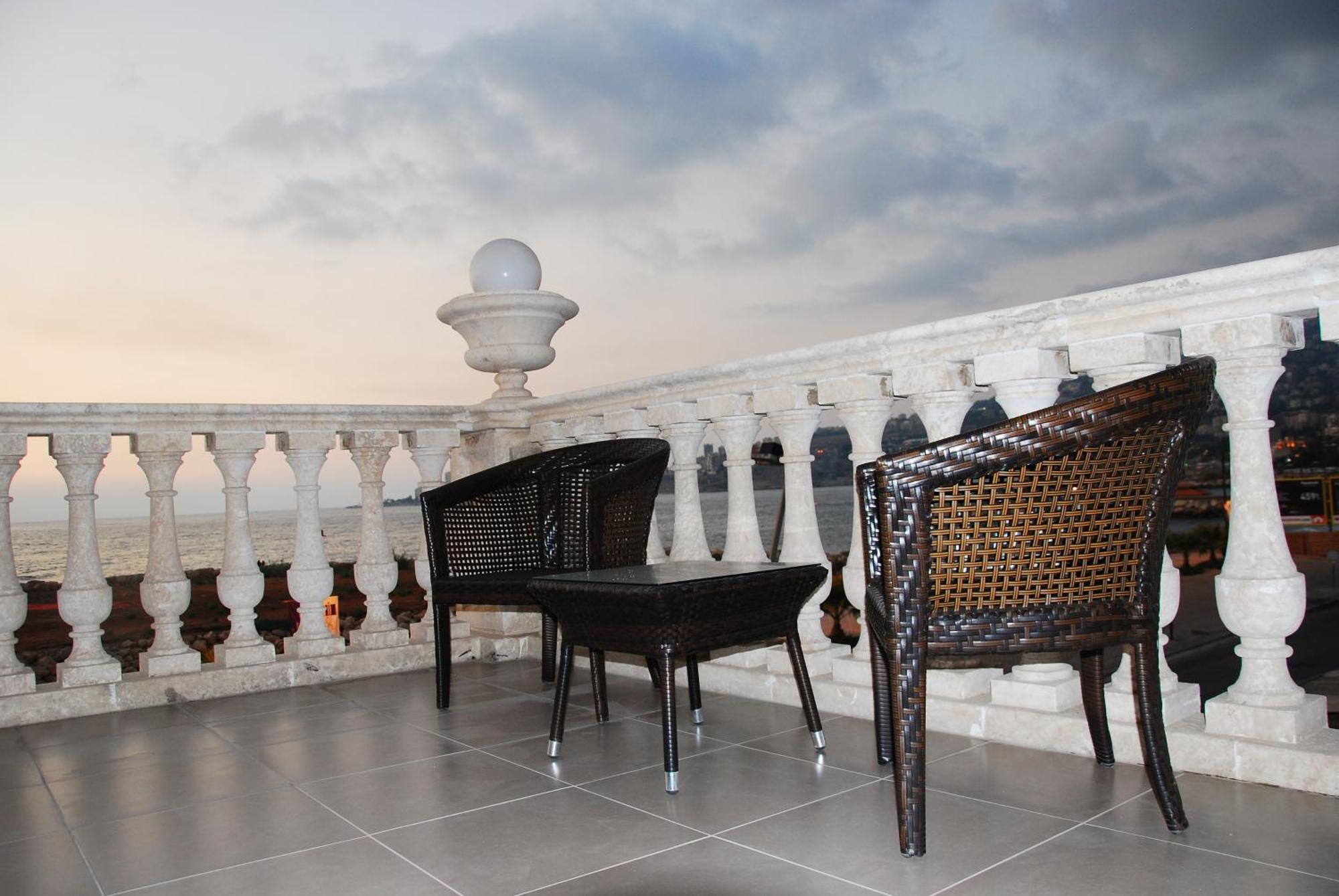 Portaluna Hotel & Resort Jounieh Exterior foto